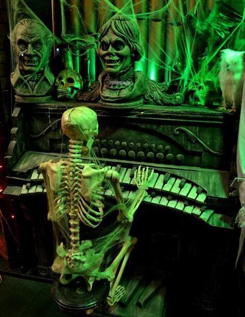 Skeleton playing piano, Happy Halloween